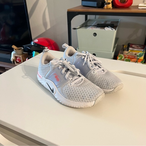 Nike Renew In-Season TR 10 Women’s Training Shoes - Picture 2 of 3